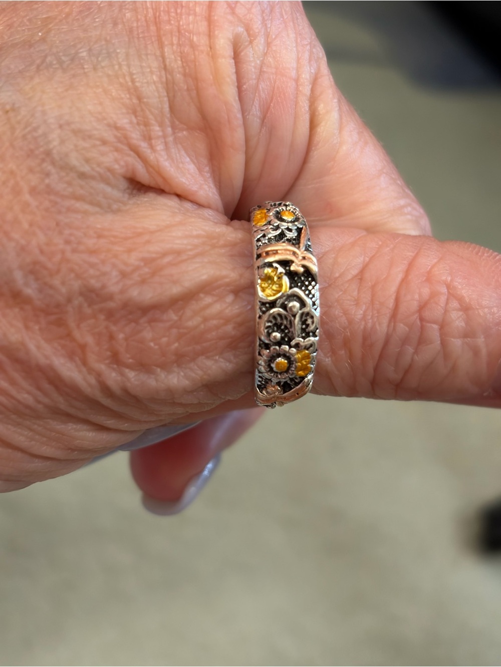Two-Tone Floral Filigree Band Ring Silver Gold Tone Size 8